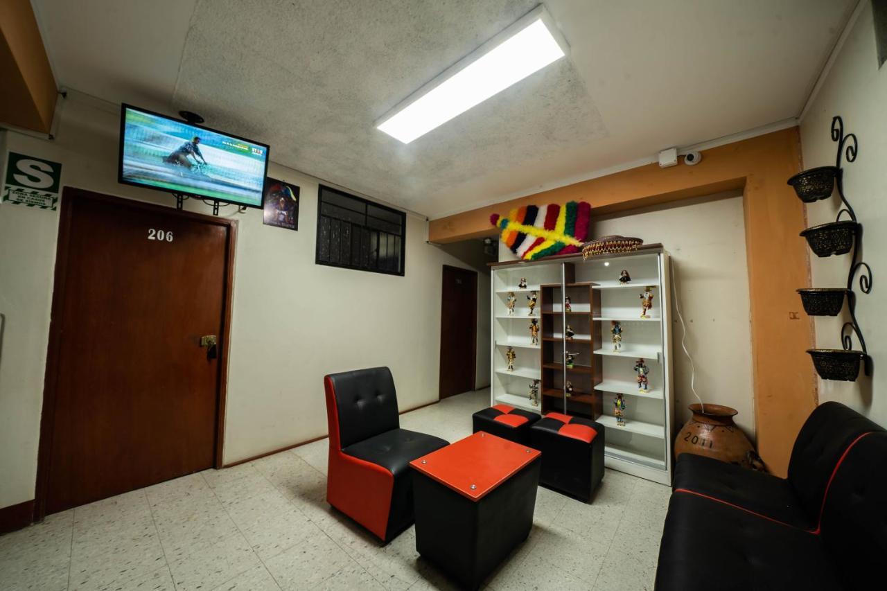 Hostal Tarapaca 호텔 Huánuco 외부 사진