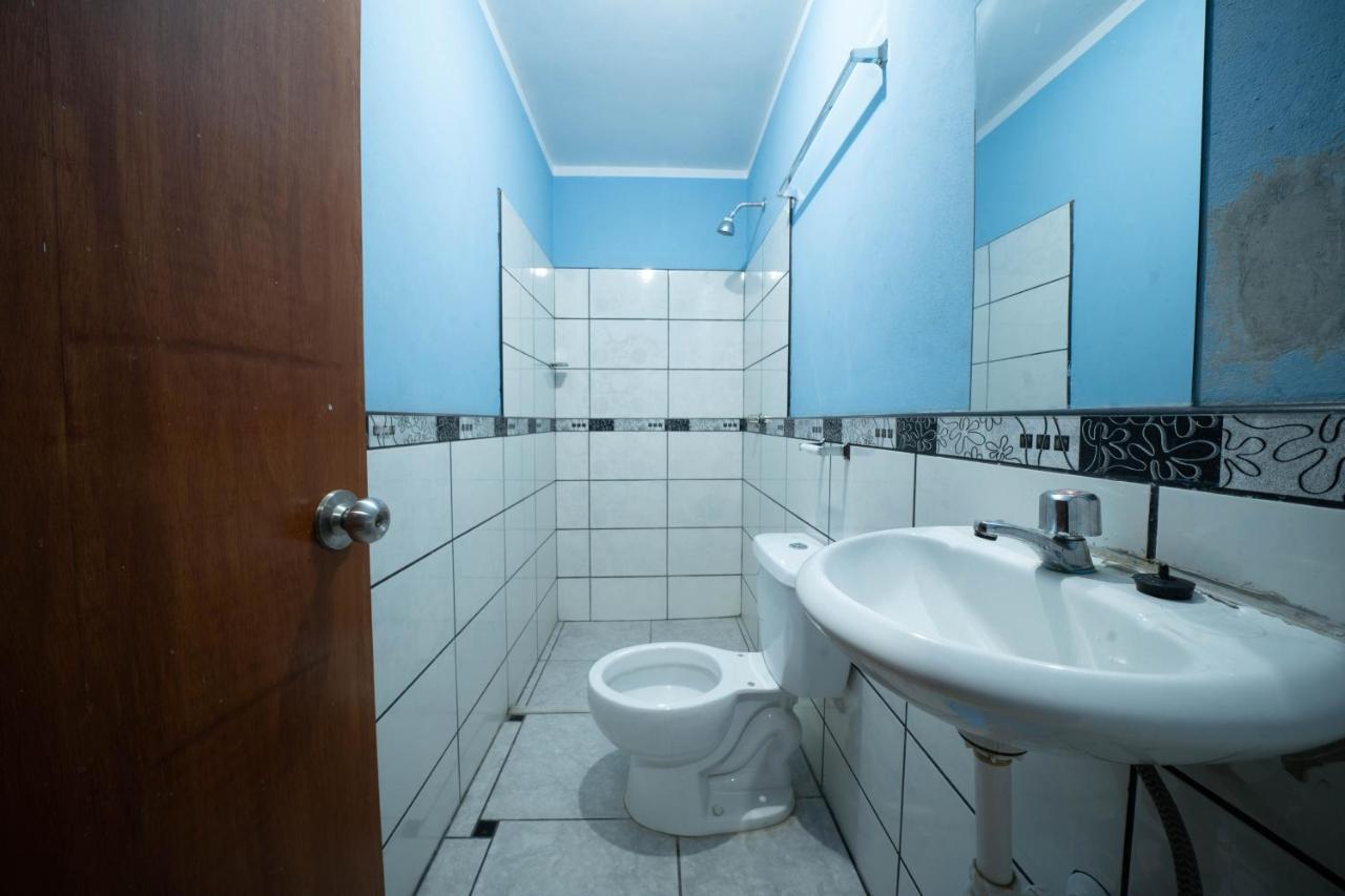 Hostal Tarapaca 호텔 Huánuco 외부 사진